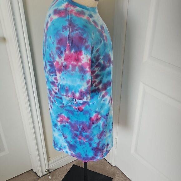 Gildan Tie-Dye Shirt in Blue and Purple - Picture 6 of 16